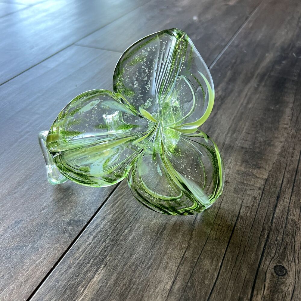 Genuine Murano Flower Vase Hand Blown Art Glass 3-Petal Green White Italy EUC